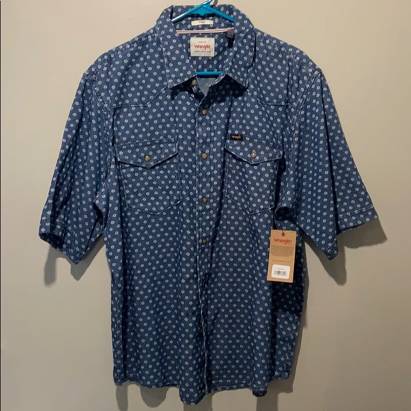 Wrangler Other - NWT Wrangler Indigo short sleeve button down shirt